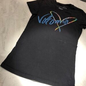 VOLCOM short sleeve tshirt.